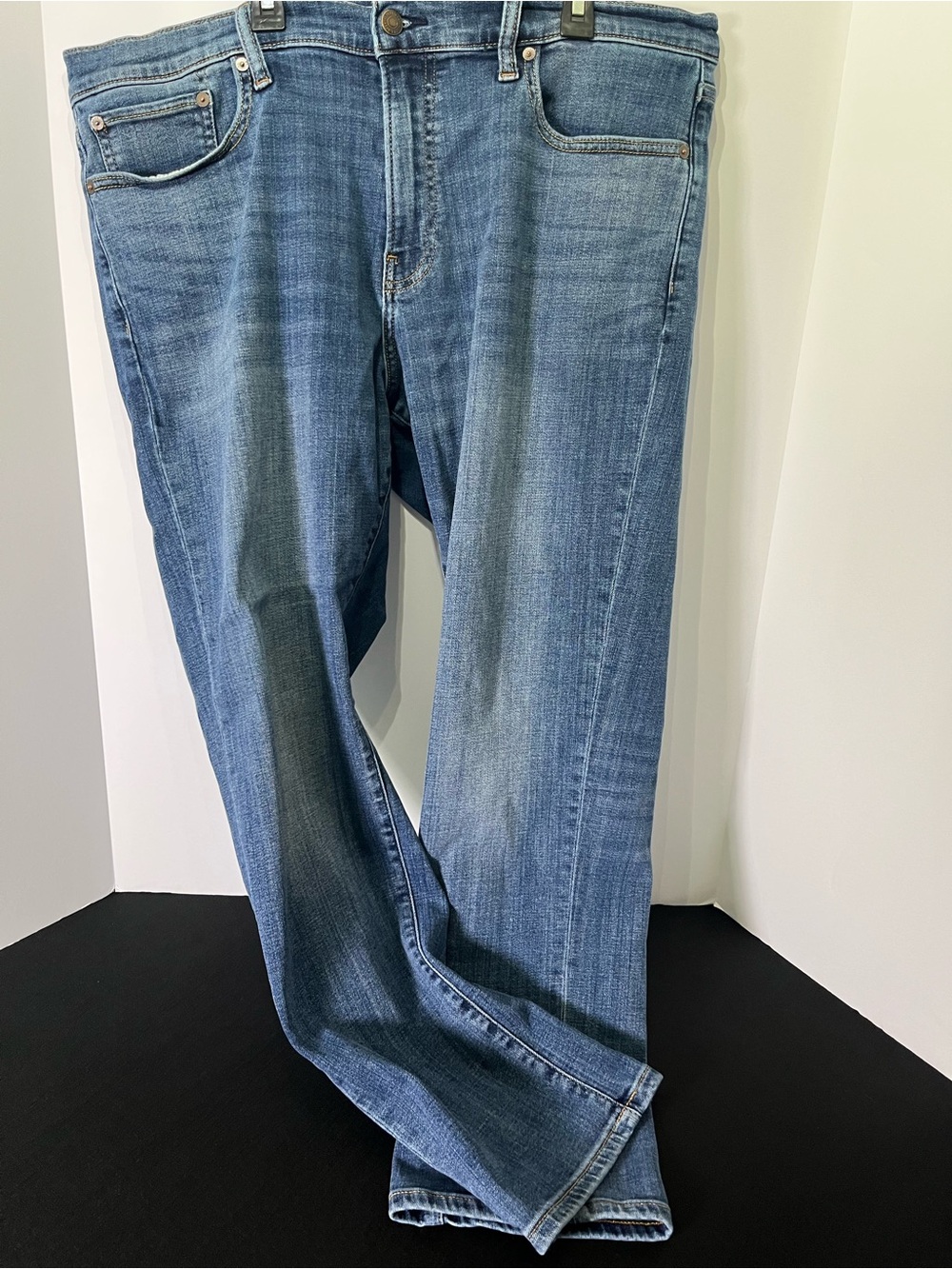 Lucky Brand 410 Athletic Slim Fit Men's Light Blue Straight Jeans